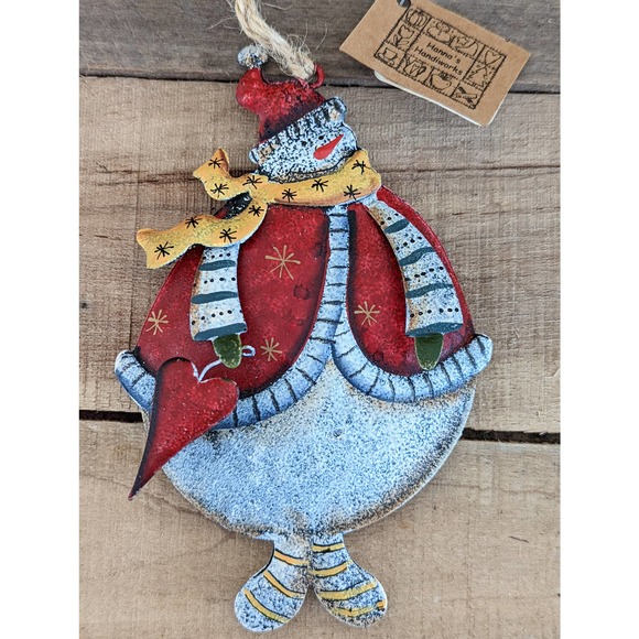 Vintage Hanna's Handiworks Metal / Tin Snowman Christmas Ornament with Heart - Picture 2 of 5